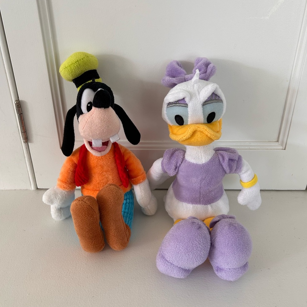 Disney Goofy & Daisy Duck Plush Stuffed Animals Lot of 2